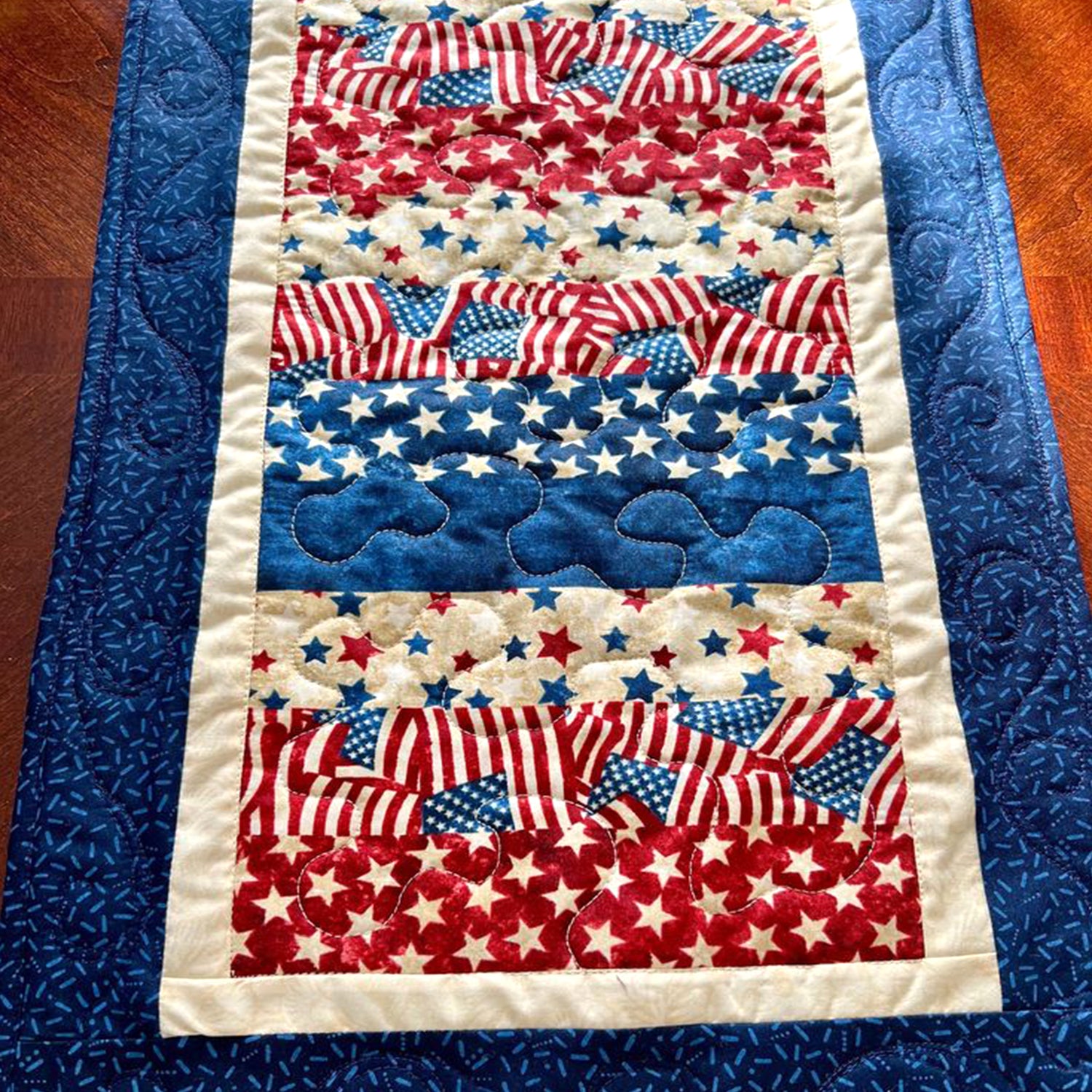 American Dream Quilted Table Runner NCU0TH566