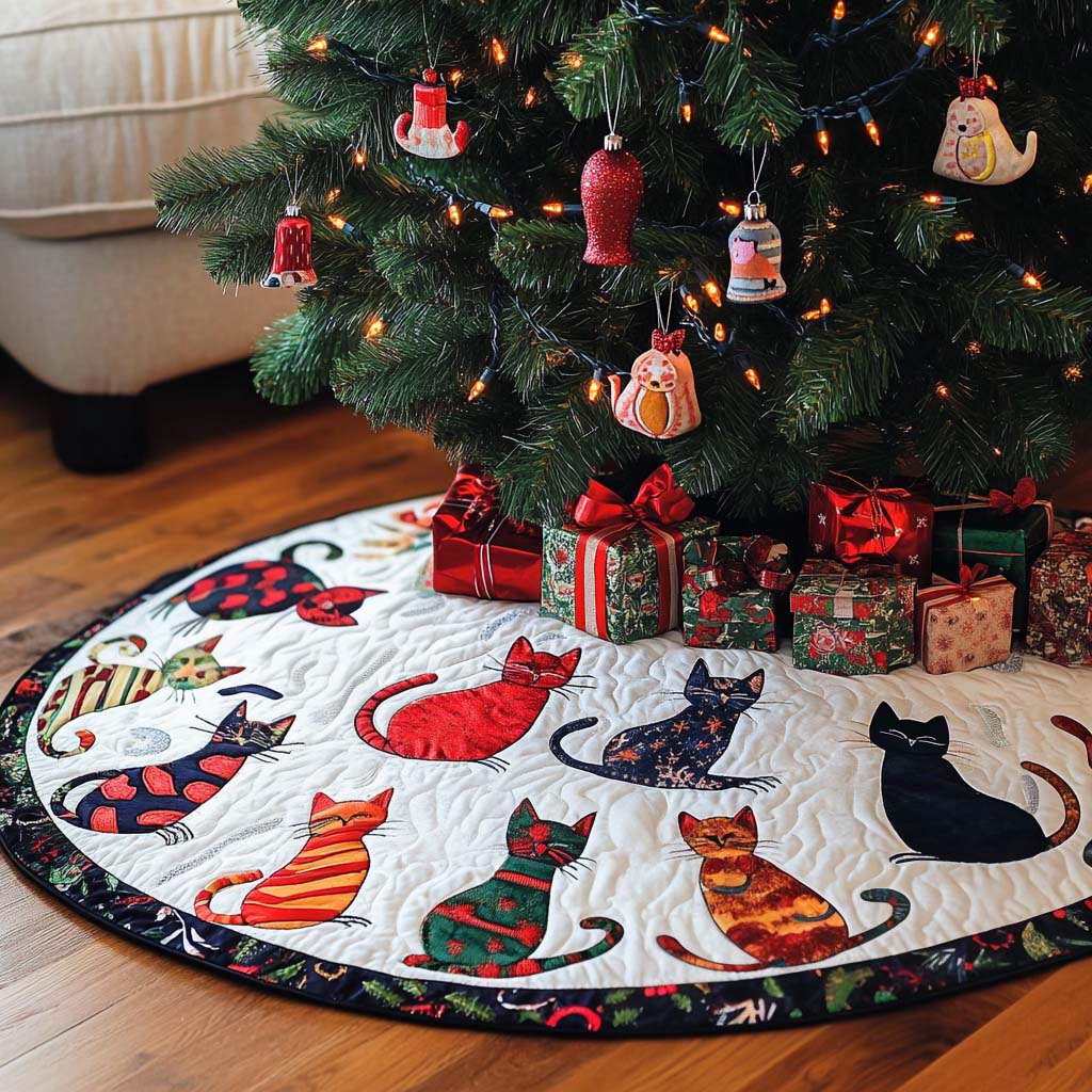 Cozy Paws Christmas Quilted Tree Skirt NCU0NT1514