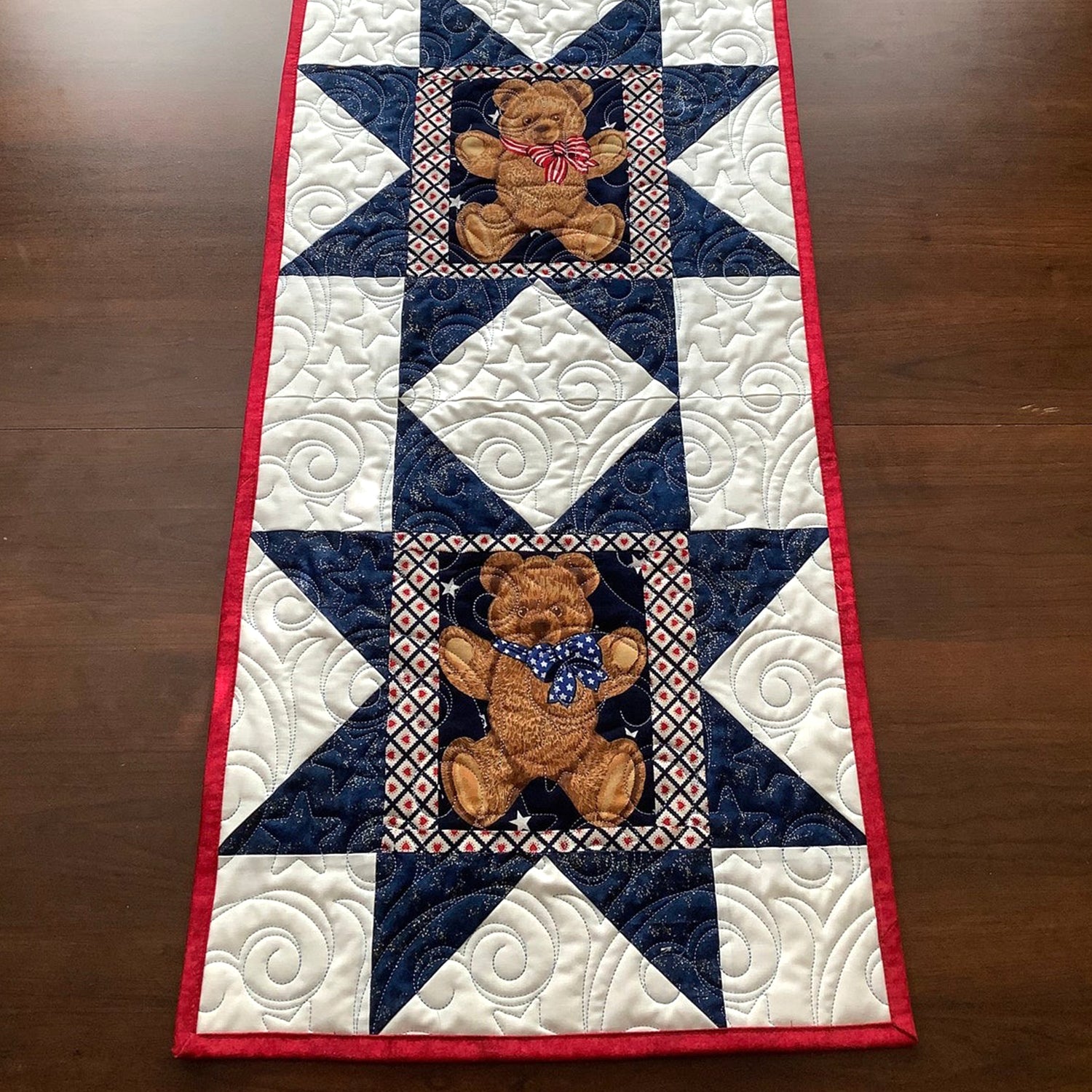 Patriotic Teddy Quilted Table Runner NCU0TH563