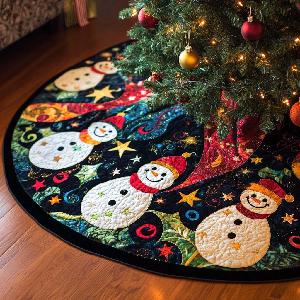 Snowy Smiles Christmas Quilted Tree Skirt NCU0NT1512