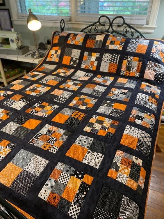 Spooky Ghost Quilted Blanket NCU0PD780