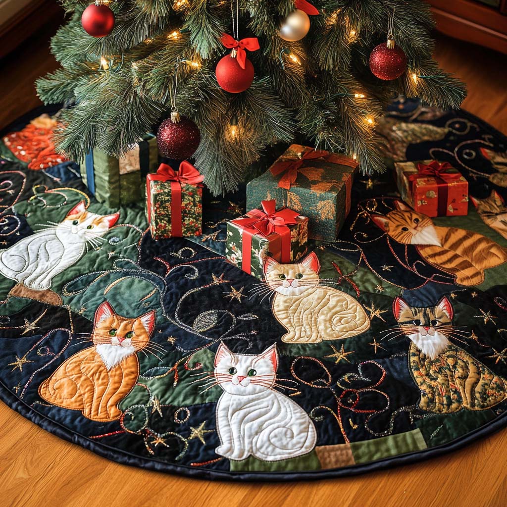 Velvet Paws Christmas Quilted Tree Skirt NCU0NT1520